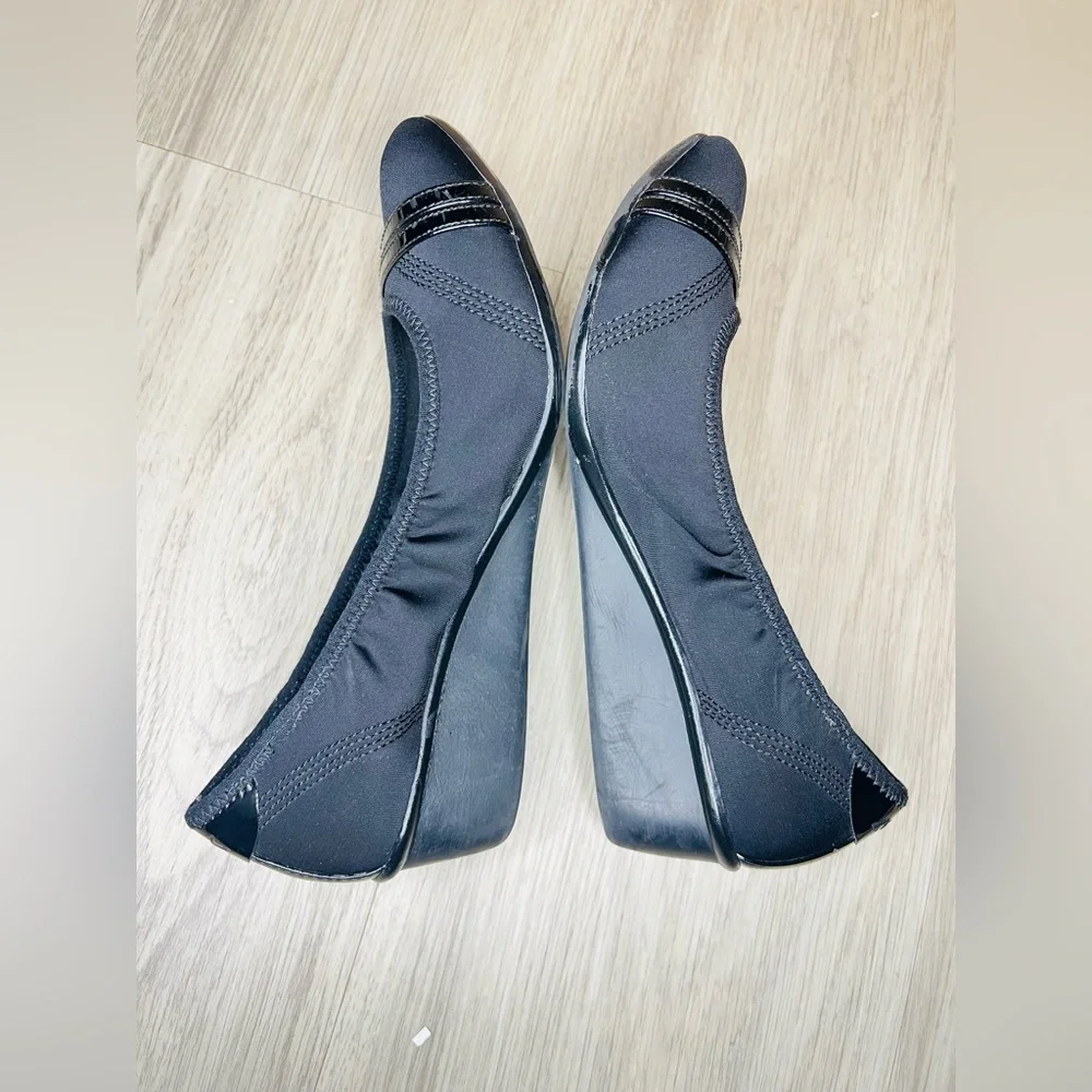 Anne Klein sport patent toe black wedges size 7M